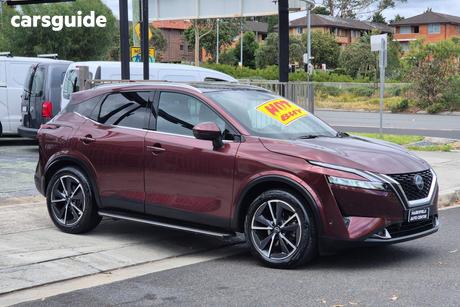 Red 2023 Nissan Qashqai Wagon Ti