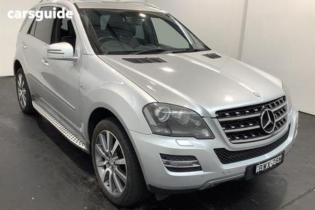 Silver 2011 Mercedes-Benz ML300 Wagon Cdi (4X4)