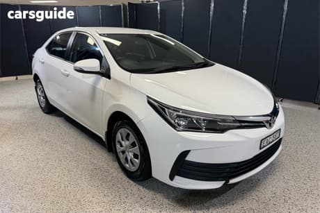 White 2018 Toyota Corolla Sedan Ascent