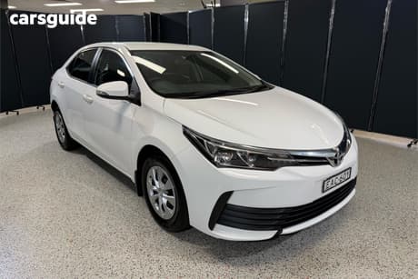 White 2018 Toyota Corolla Sedan Ascent