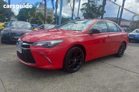 Red 2017 Toyota Camry Sedan Rz S.E.