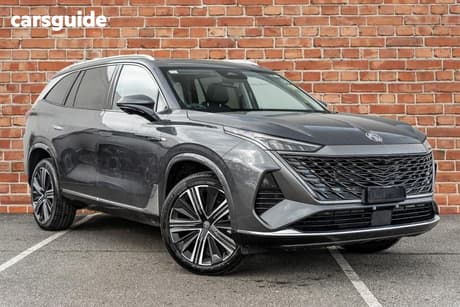 Grey 2025 MG Qs Wagon Essence Awd