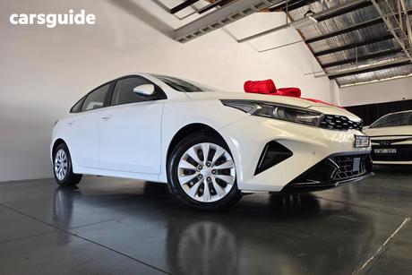 White 2023 Kia Cerato Hatchback S Safety Pack