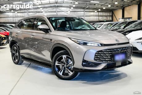 Silver 2025 MG HS Wagon Excite