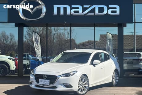 White 2017 Mazda 3 Sedan Sp25 Gt
