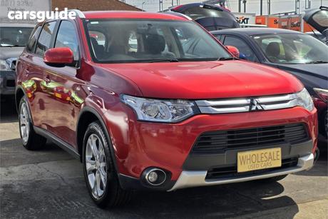 Red 2014 Mitsubishi Outlander Wagon Es (4X2)