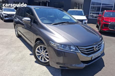 Grey 2013 Honda Odyssey Wagon