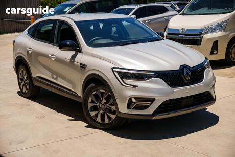 White 2025 Renault Arkana Coupe Evolution