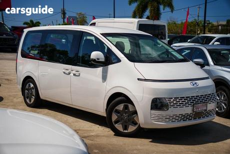 White 2021 Hyundai Staria Wagon
