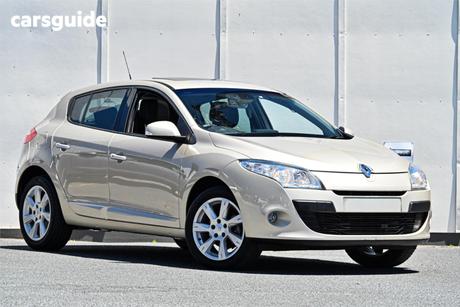 Gold 2011 Renault Megane Hatchback Privilege