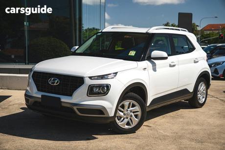 White 2025 Hyundai Venue Wagon