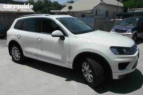White 2014 Volkswagen Touareg Wagon 150 Tdi