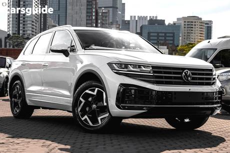 White 2025 Volkswagen Touareg Wagon 170Tdi