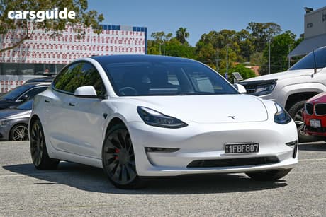 White 2021 Tesla Model 3 Sedan Performance