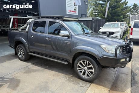 Grey 2014 Toyota Hilux Dual Cab Pick-up Sr5 (4X4)