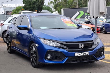 Blue 2017 Honda Civic Hatchback Vti-L