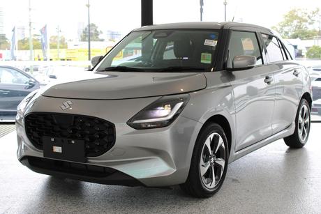 Silver 2025 Suzuki Swift Hatchback Hybrid Glx