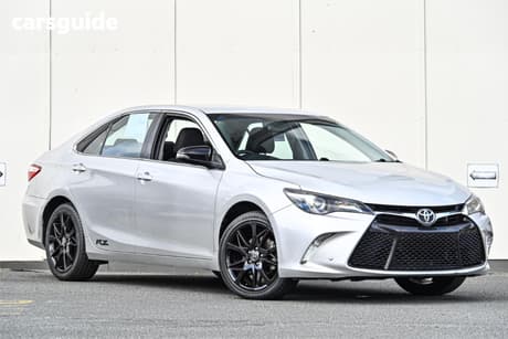 Silver 2017 Toyota Camry Sedan Atara S