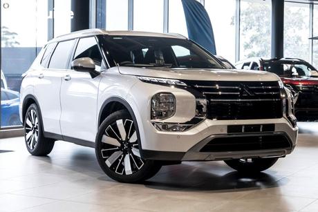 White 2025 Mitsubishi Outlander Wagon Aspire 7 Seat (Awd)