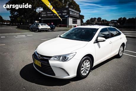 White 2015 Toyota Camry Sedan Altise