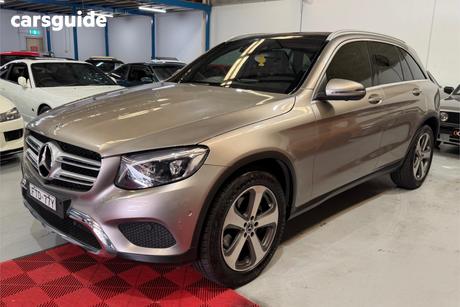 Beige 2018 Mercedes-Benz GLC200 Wagon