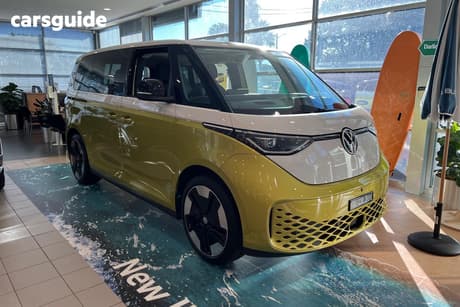 White 2024 Volkswagen ID. Buzz Wagon Pro Lwb