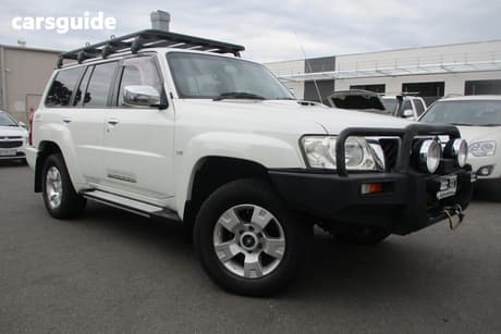 White 2010 Nissan Patrol Wagon St (4X4)