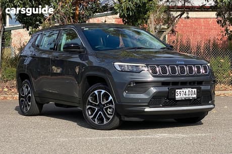 Grey 2024 Jeep Compass Wagon Limited 4Xe (Phev)