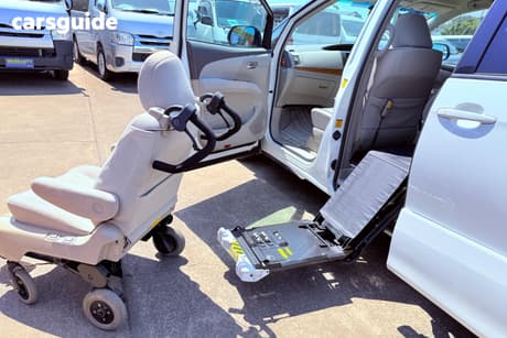 White 2009 Toyota Tarago Wagon