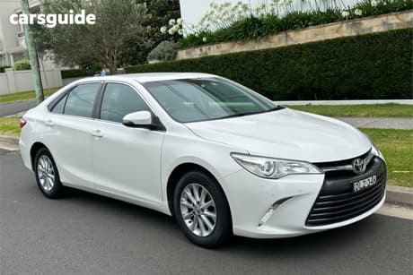 White 2016 Toyota Camry Sedan ALTISE