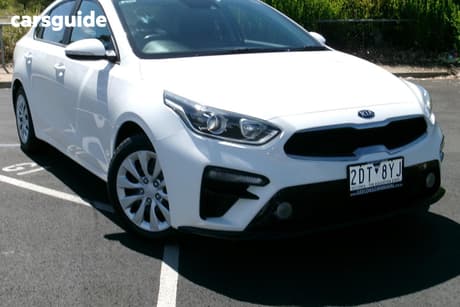 White 2018 Kia Cerato Sedan S