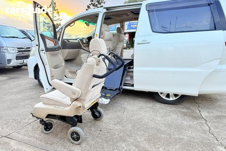 White 2006 Toyota Alphard Wagon