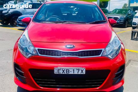 Red 2016 Kia RIO Hatchback S