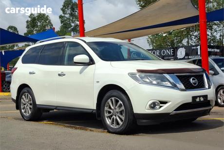 White 2016 Nissan Pathfinder Wagon St (4X2)