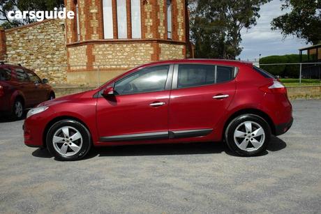 Red 2011 Renault Megane Hatchback Dynamique