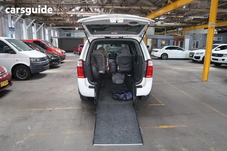 White 2012 Kia Grand Carnival Wagon S