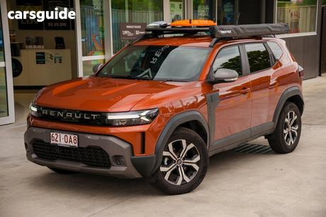 Orange 2025 Renault Duster Wagon Evolution (4X2)