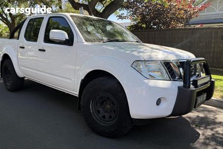 White 2014 Nissan Navara Dual Cab Pick-up St (4X4)