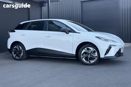 White 2023 MG MG4 Hatchback Excite 51