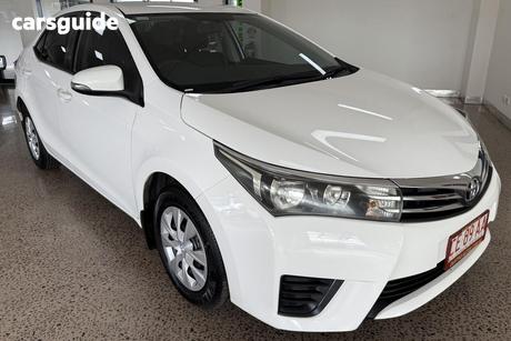 White 2016 Toyota Corolla Sedan Ascent