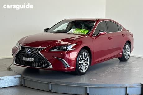 Red 2020 Lexus ES300H Sedan Luxury (Hybrid)