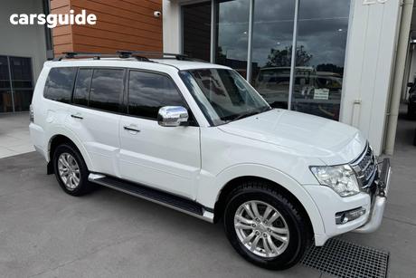 White 2016 Mitsubishi Pajero Wagon Glx Lwb (4X4)