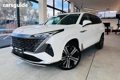 White 2025 MG Qs Wagon Essence Awd