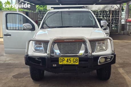 White 2009 Nissan Navara Dual Cab Pick-up Rx (4X2)