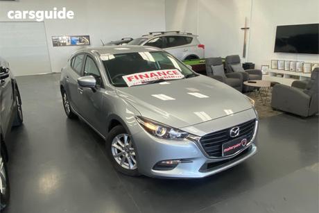 Silver 2017 Mazda Mazda3 Hatch NEO