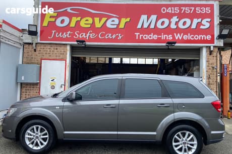 Grey 2013 Fiat Freemont Wagon