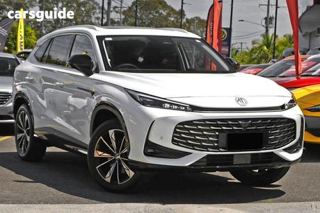 White 2024 MG HS Wagon Essence