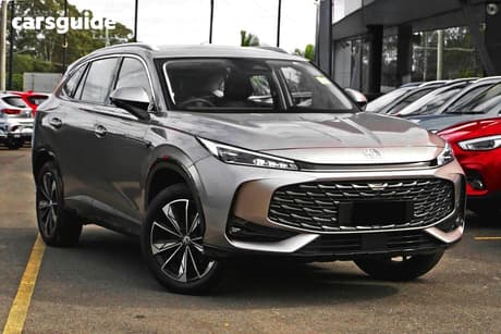 Silver 2025 MG HS Wagon Excite