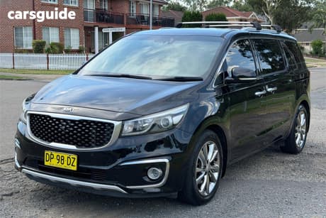Black 2015 Kia Carnival Wagon Platinum