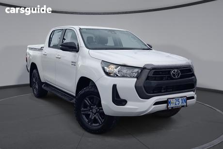 White 2022 Toyota Hilux Double Cab Pick Up Sr (4X4)